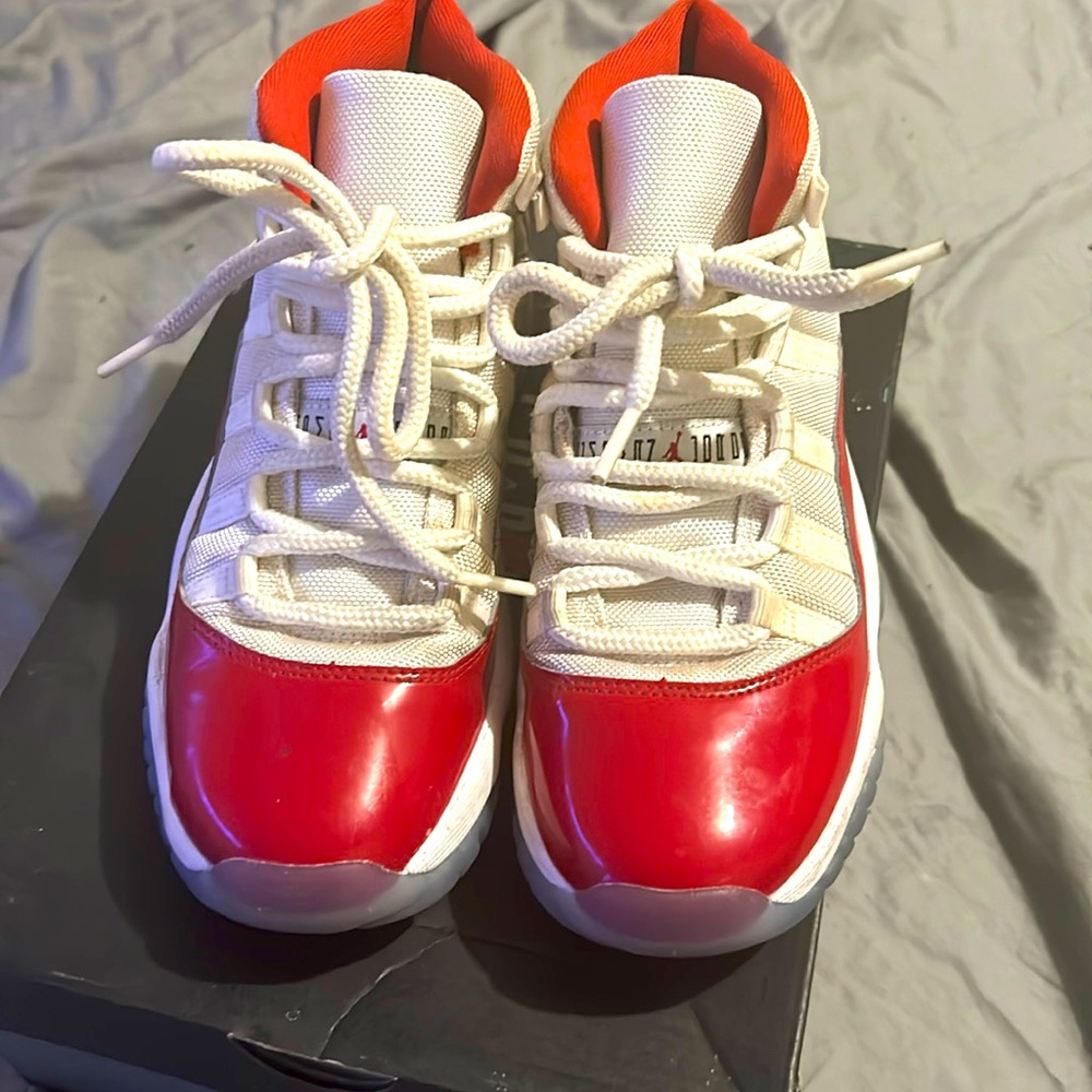 Jordan Women's Shoes Red and White